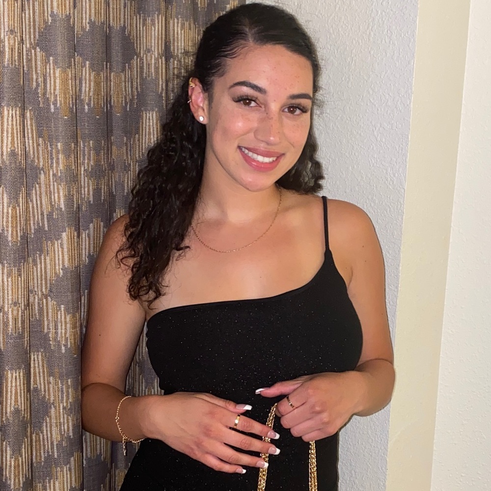 Meet your Posher, Maya